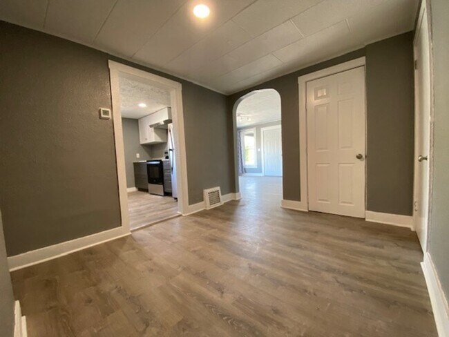 Foto del edificio - 2704-2704 W Boone Ave