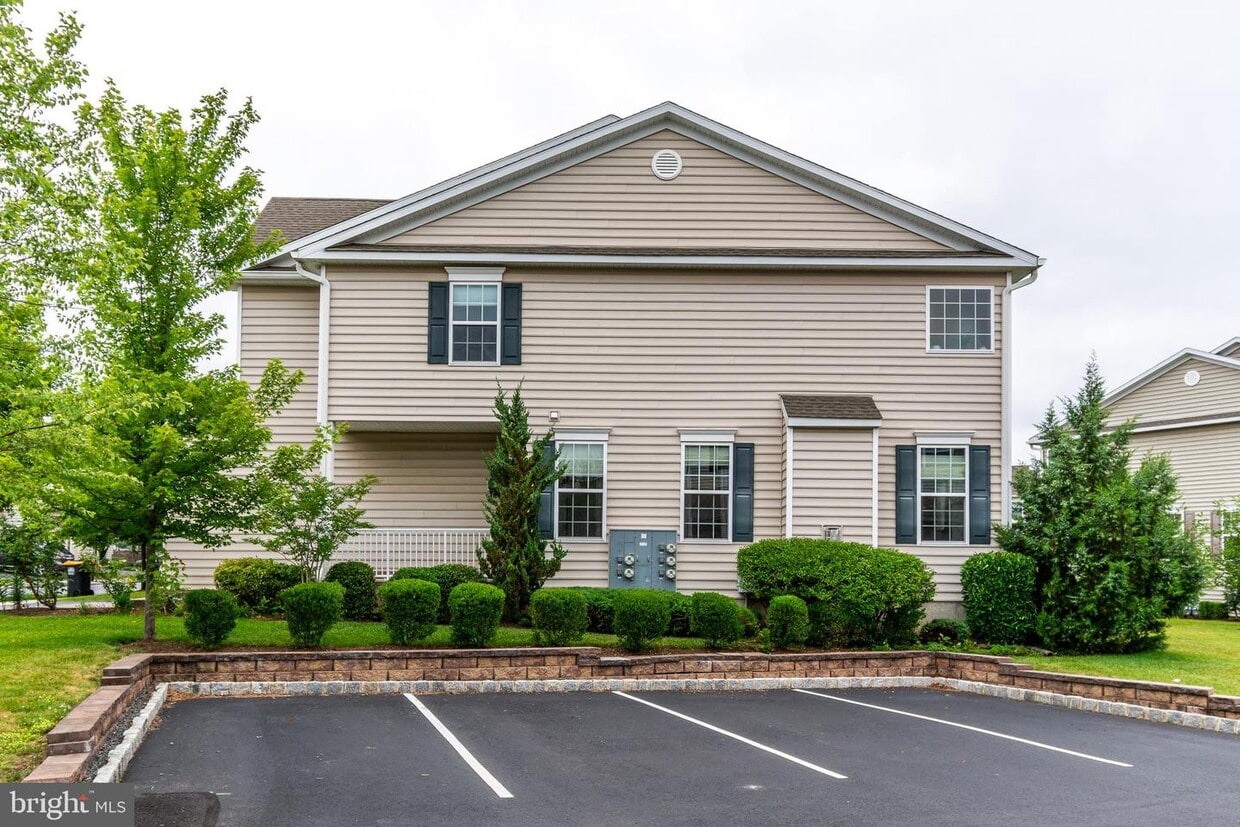 27 Braeburn Dr, Montgomery, NJ 08558 Townhome Rentals in Montgomery