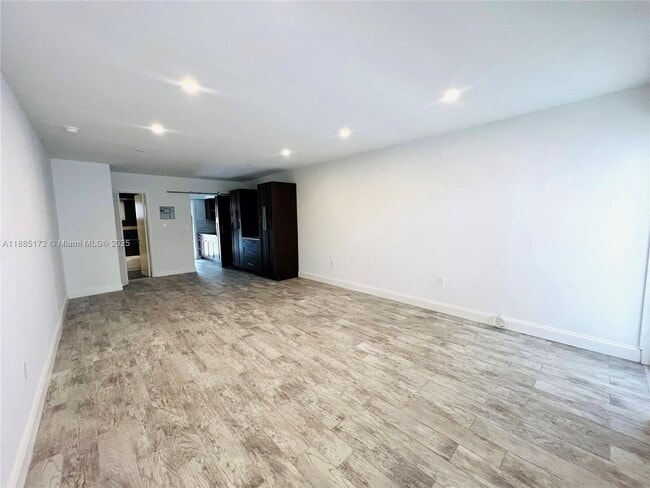 Foto del edificio - 644 Meridian Ave