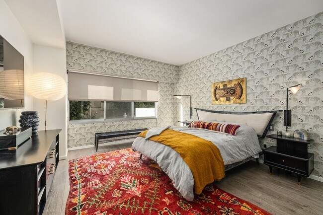 Primary Bedroom - 7135 Hollywood Blvd