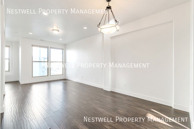 Foto del edificio - 11281 High Crest Ln