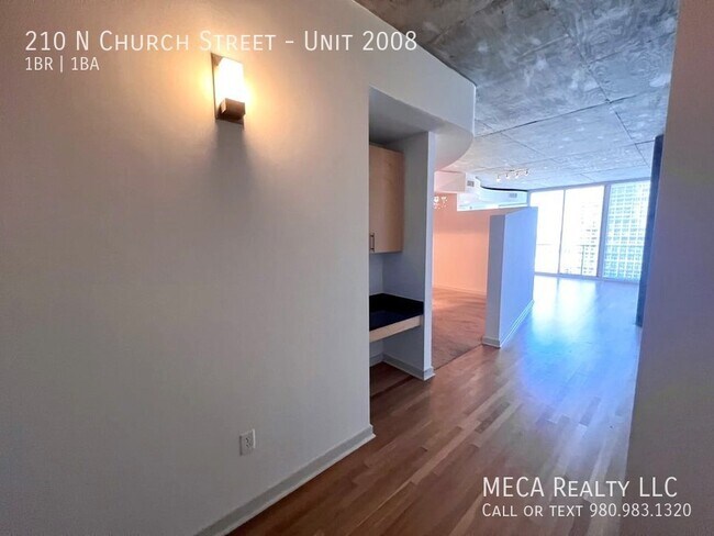 Foto del edificio - 210 N Church St