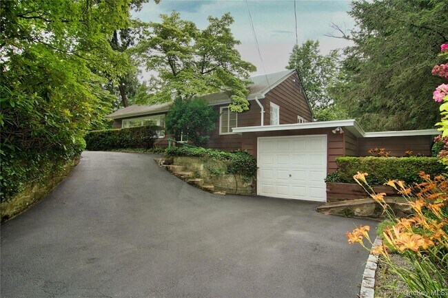 Foto del edificio - 50 Glenwood Rd