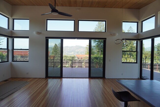 Foto del edificio - 4330 Parker Hill Rd