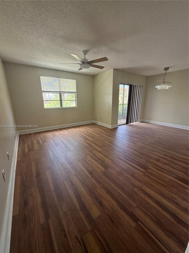 Building Photo - 1261 SW 46th Ave