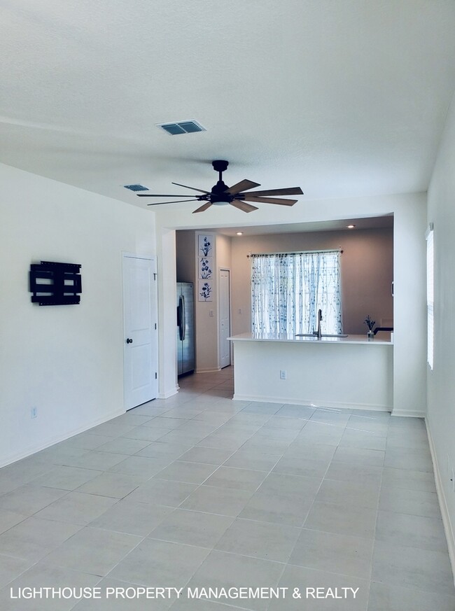 Foto del edificio - Charming, Newly Built 2 Bed/2.5 Bath Townh...
