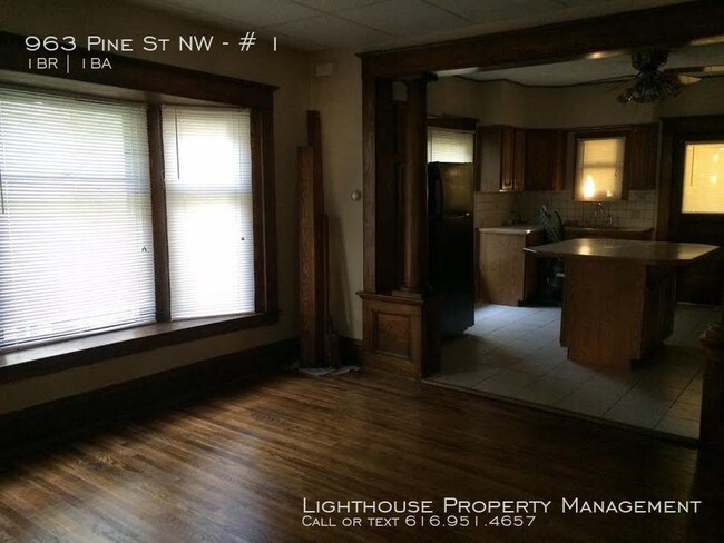 Foto del edificio - 963 Pine Ave NW
