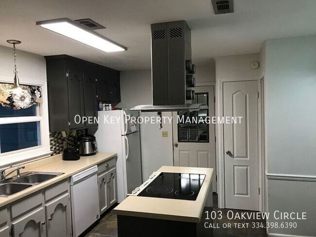 Building Photo - 103 Oakview Cir