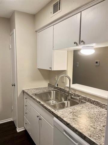 Foto del edificio - 4851 Cedar Springs Rd