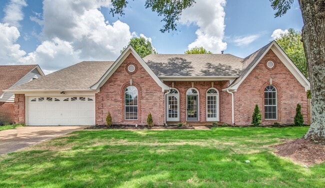 Building Photo - 5624 Annandale Dr