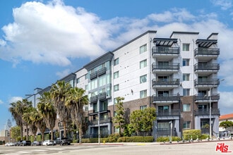 Building Photo - 629 Traction Ave