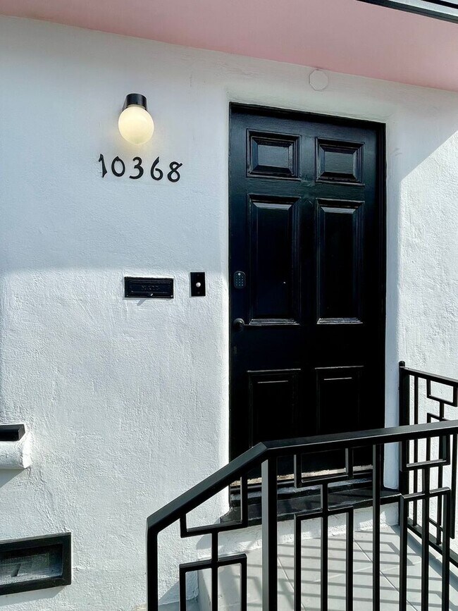 Building Photo - 10384 Bellwood Ave