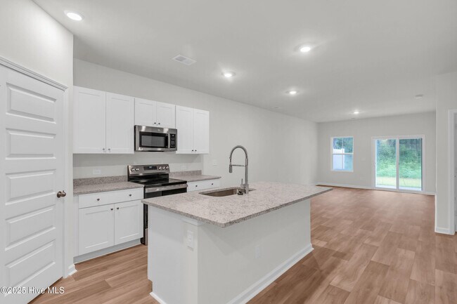 Foto del edificio - 1211 Windy Grove Ln