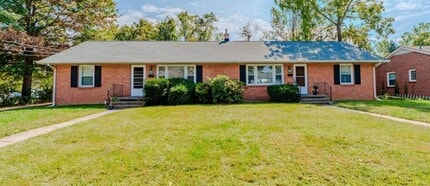 Building Photo - 203 Airport Rd