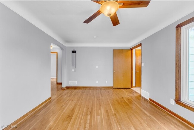 Building Photo - 3002 Wellington Ave