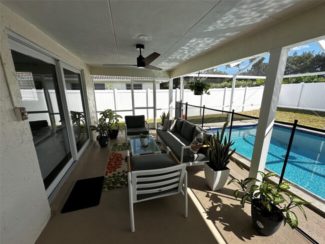 Building Photo - 6860 Calle Del Paz S