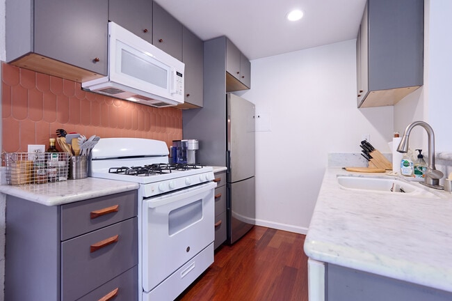 Foto del edificio - 1118 E Palmer Ave