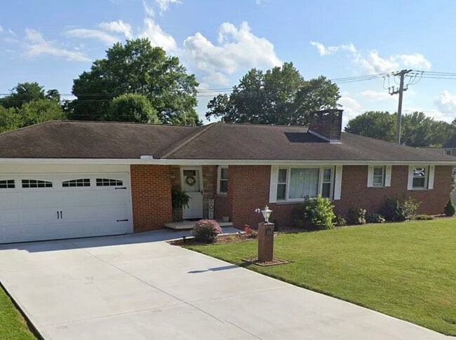 Building Photo - 108 Seneca Dr