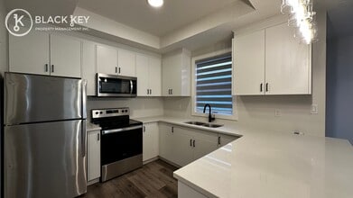 Building Photo - 449 Grey St