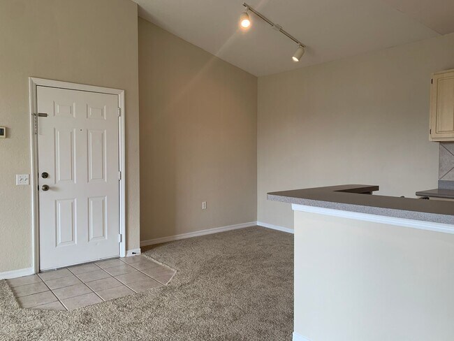 Foto del edificio - 1br/1ba Visconti Condo with Pond View!