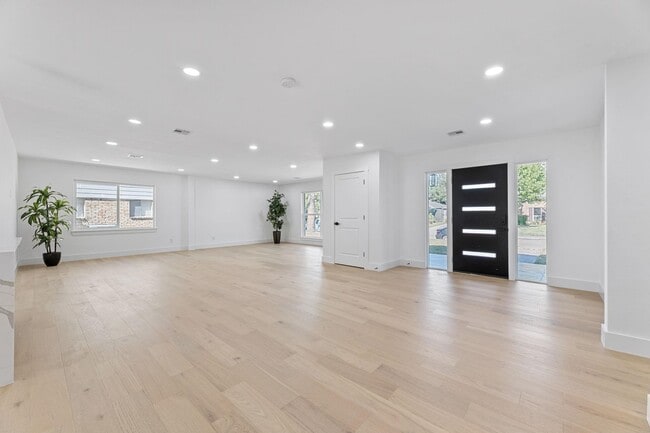 Foto del edificio - 12315 Barryknoll Ln