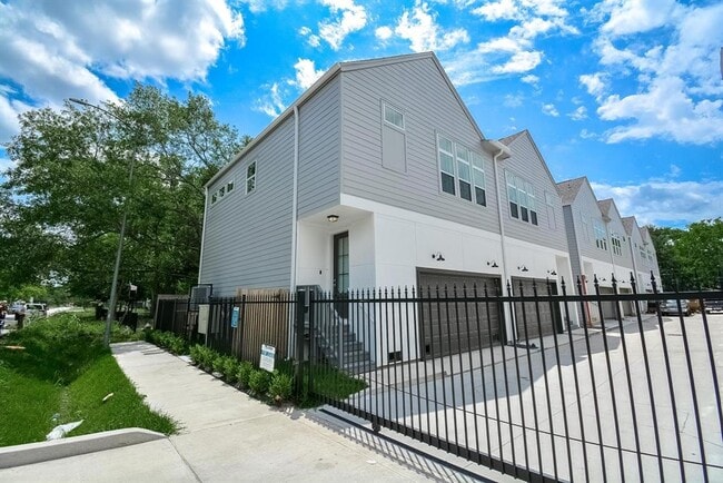 Foto del edificio - 6013 Cypress St