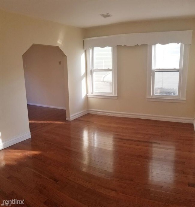 Building Photo - 4 br, 2 bath House - 10 Temple Pl