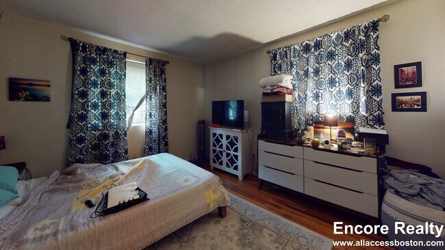 Foto del edificio - 8 Kittredge St