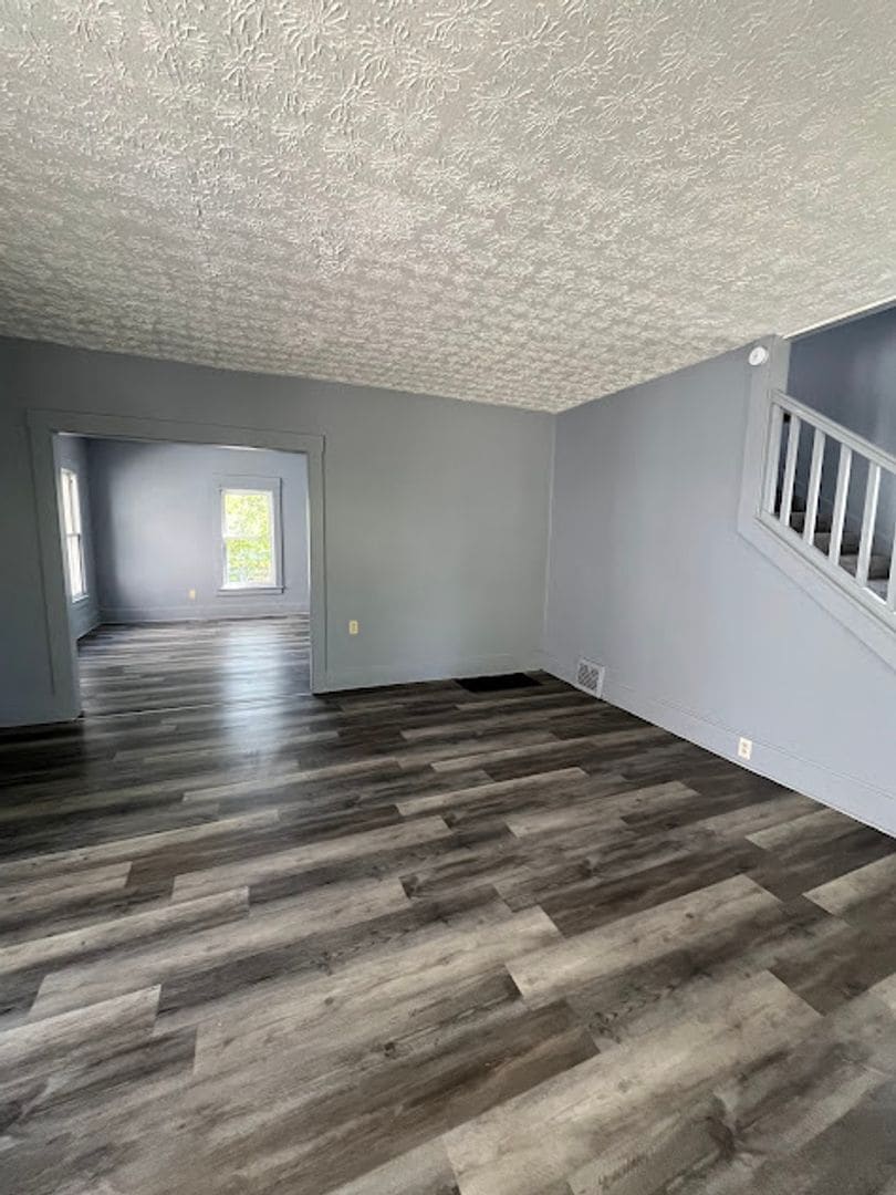 369 Windsor St Akron, OH 44306 – photo 2