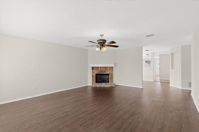 Building Photo - 12829 Pearson Dr