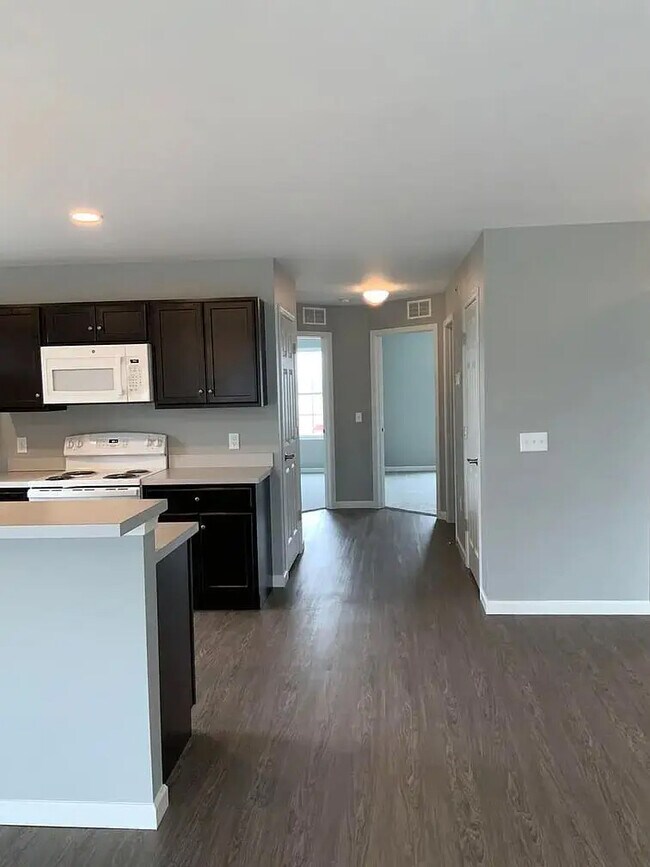 Foto del edificio - 200 Larkspur Ln