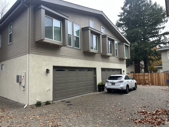 Building Photo - 335 Russell Blvd