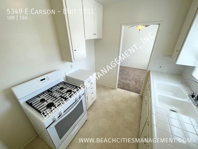 Foto del edificio - 5349 E Carson St
