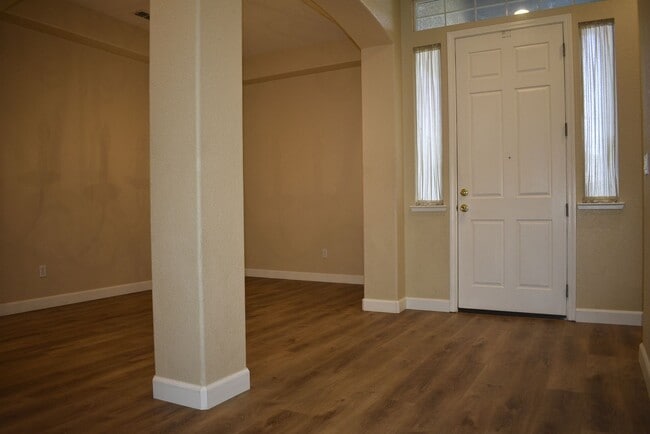 Building Photo - 2312 Petruchio Way
