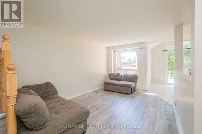 Building Photo - 139 Activa Ave