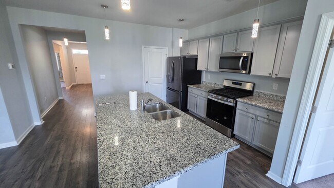 Building Photo - 506 Hogwart Ln