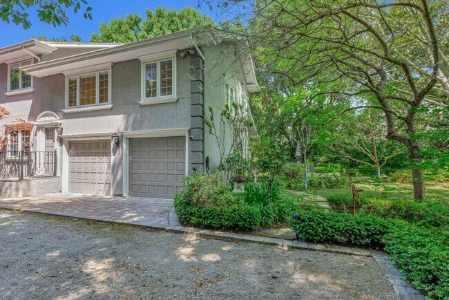 Foto del edificio - 90 Holbrook Ln
