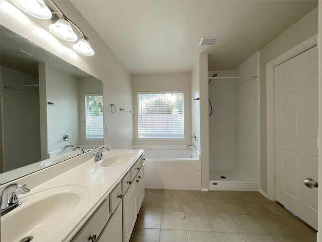 Foto del edificio - 9030 Canton Park Ln