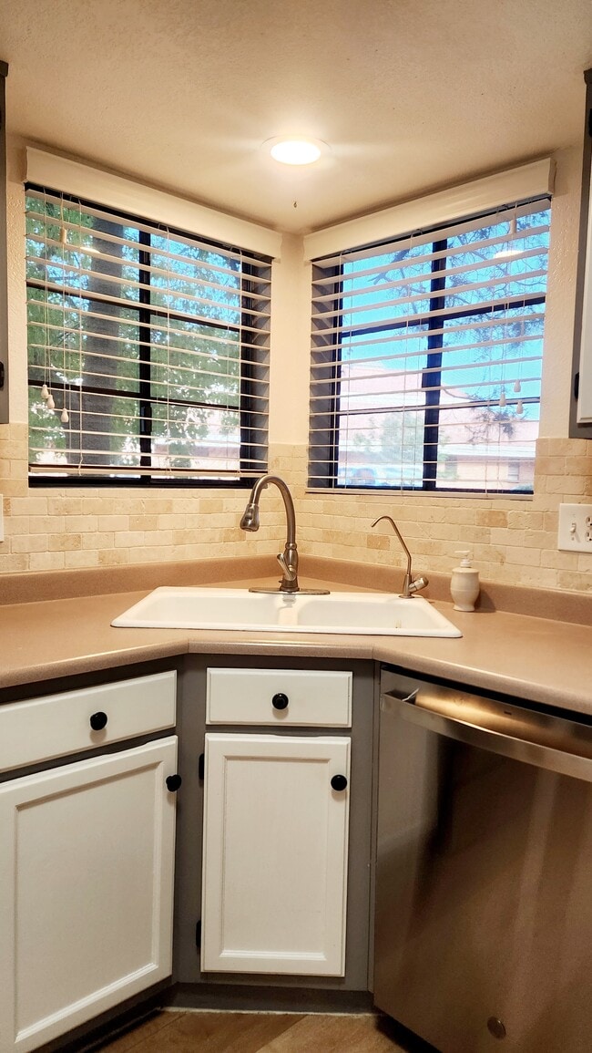 Sink with views - 6885 E Cochise Rd