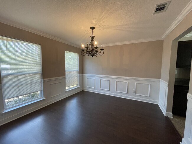 Building Photo - Home For Rent