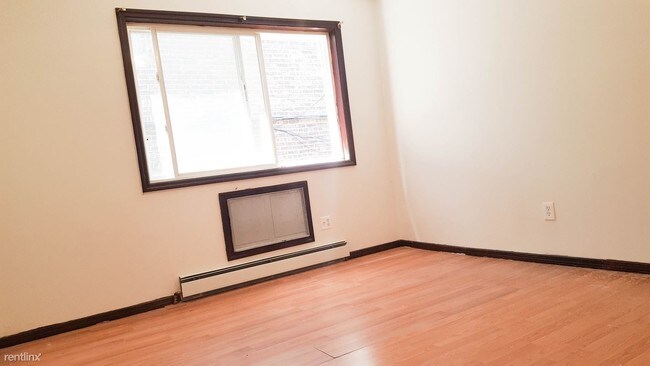 Building Photo - 446 Throop Ave