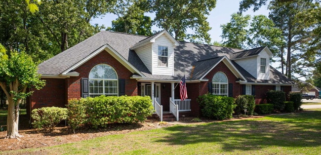 Foto del edificio - Available mid June!