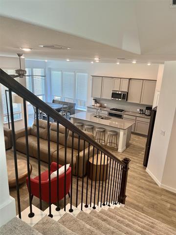Building Photo - 1049 Rosebay Dr