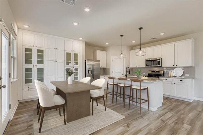 Building Photo - 121 Morning Dawn Ln