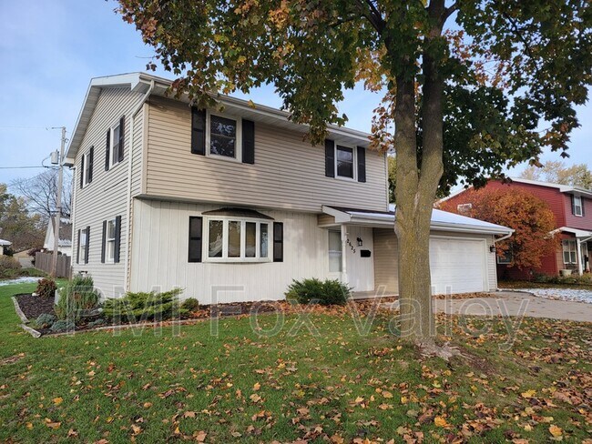 Building Photo - 2625 N Fairfield Ct