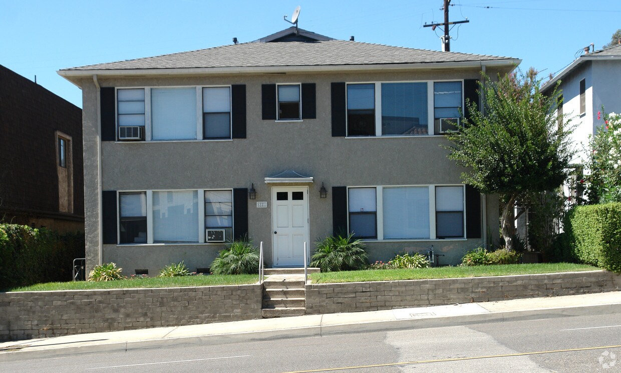Building Photo - 4121 Ocean View Blvd