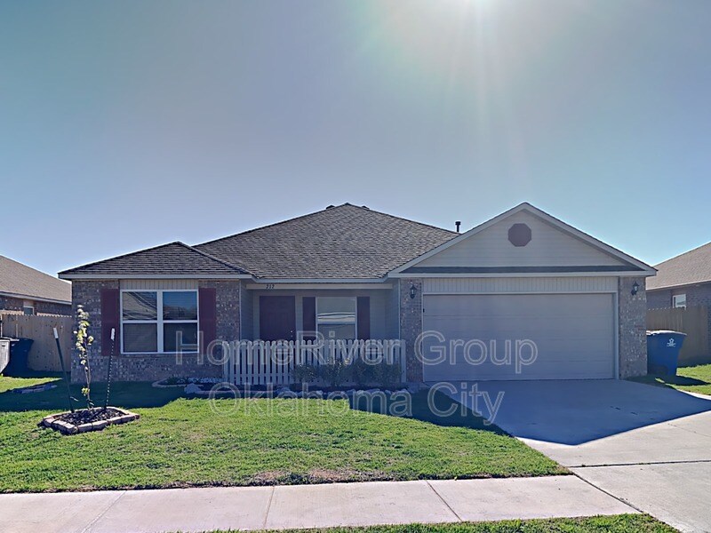 Primary Photo - 212 Klare Ct