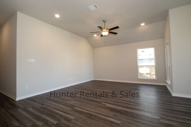 Foto del edificio - Temple North Gate Beauty!  Rent Reduced! Won't last long!