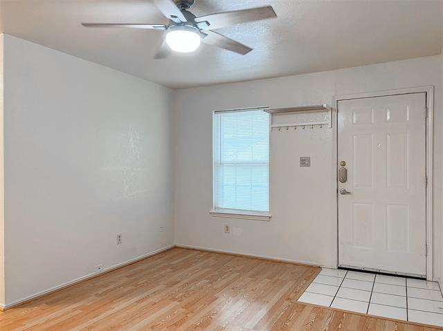 Building Photo - 924 S Ave B