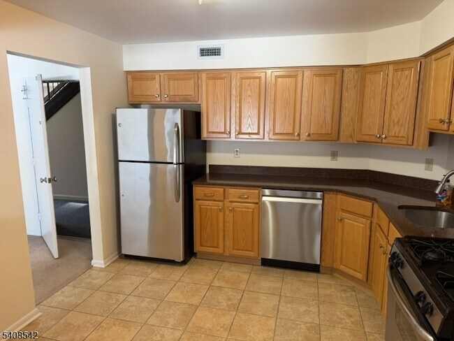 Foto del edificio - 172 Drake Ln